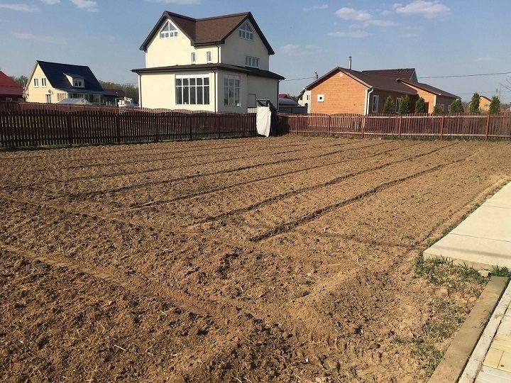 Вспашка земли-культивация