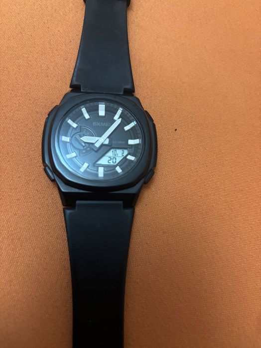 Продам часы Skmel