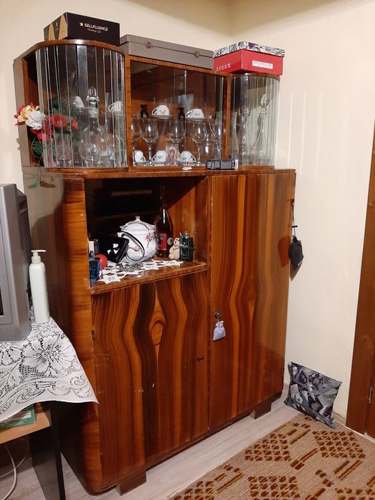 Mobila veche stare foarte buna