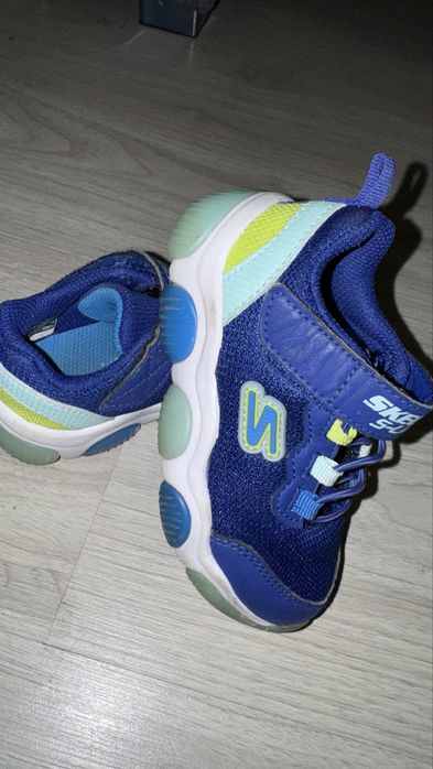 Детски маратонки skechers s-lights номер 23