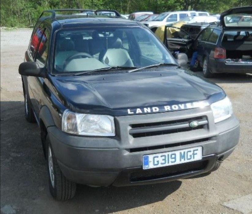 Aripa stanga dreapta Land Rover Freelander td4 negru cod culoare 697