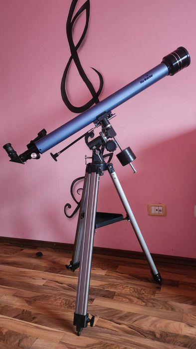 Telescop SkyWatcher 60/900 pe montură EQ1, cu accesorii şi husă transport