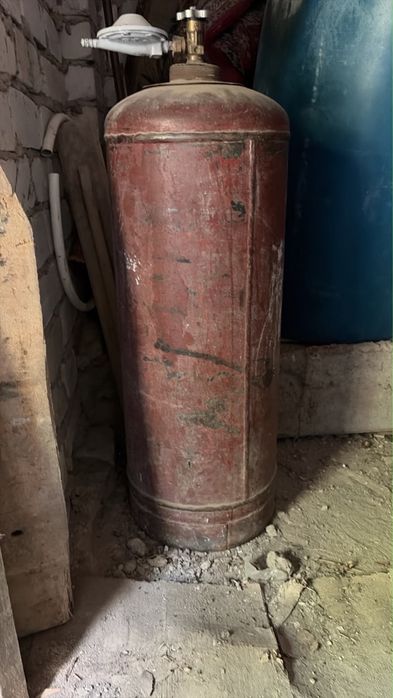 Продам газовый балон б/у