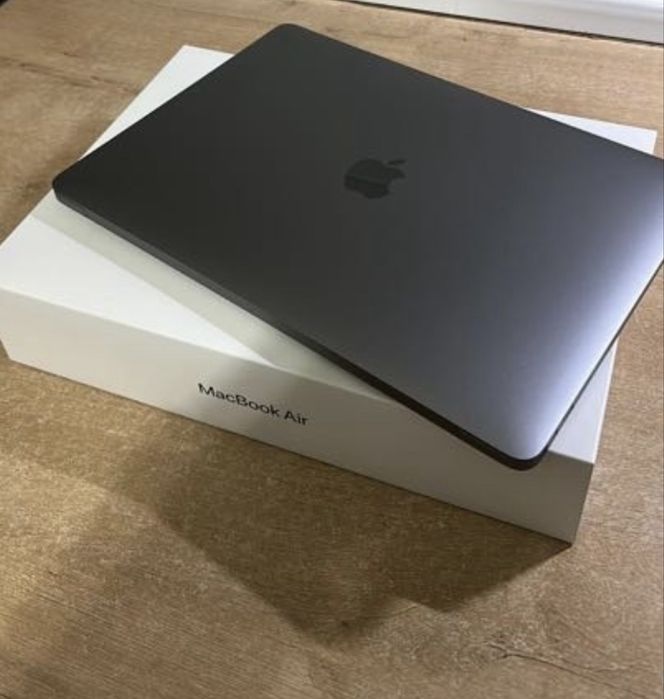 Модель MacBook Air 13
