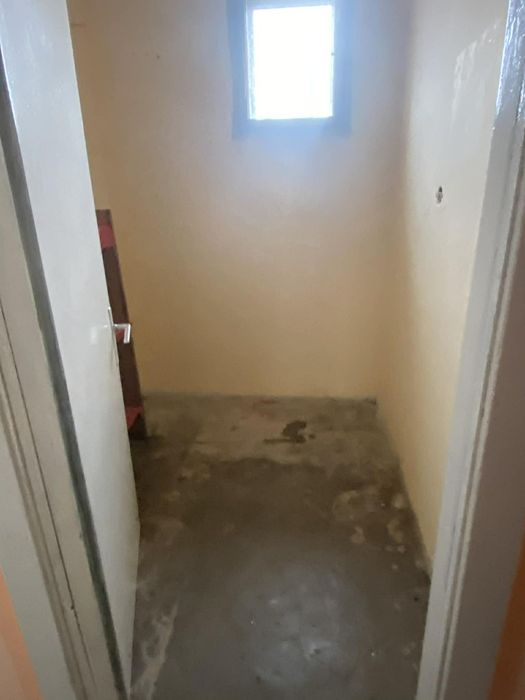 Vând sau schimb apartament ineu cartierul mocrea