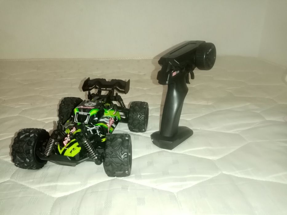 Vand masinuta cu telegomandă