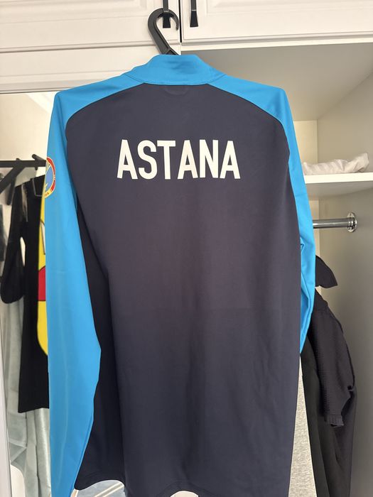 Кофта на замке Jako astana