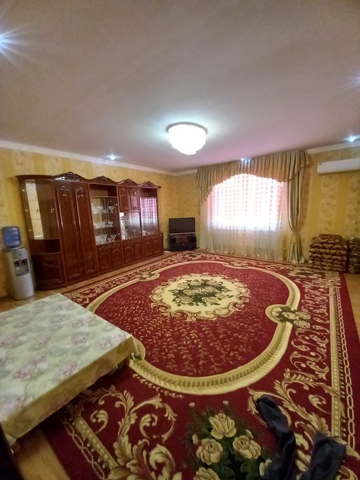 Урганч шахар Ал Хоразмий кучасида 3-хонали квартира ижарага берилади