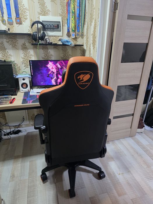 Игровое кресло Cougar Armor Evo