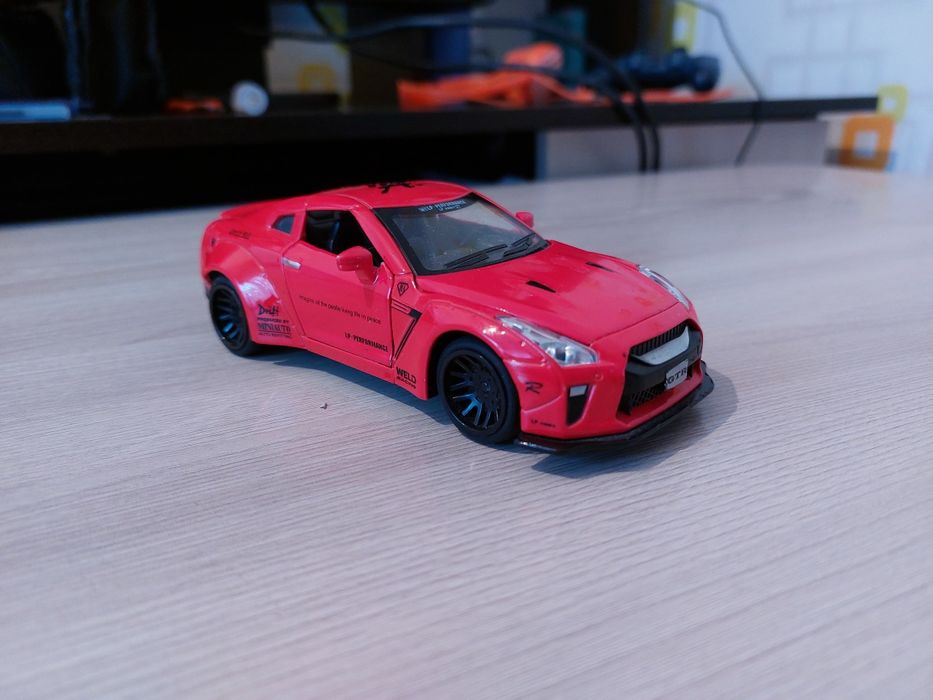 Игрушечные машинки