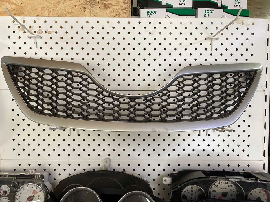 Решетка радиатора Toyota Camry 40 2007 г. в. Б.у  Оригинал.