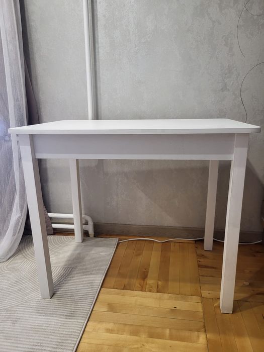 Продам стол кухонный