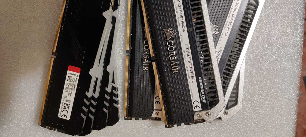 Memorie ddr4 32gb (2*16gb) 3200 Corsair, Kingston Bucuresti