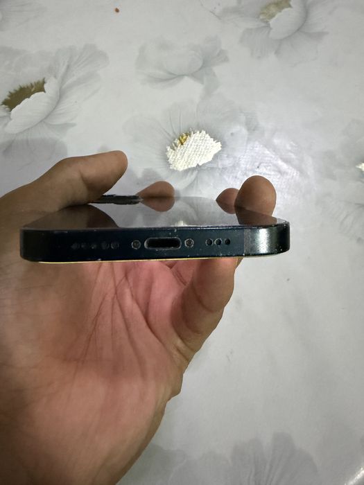 Продам iphone 13