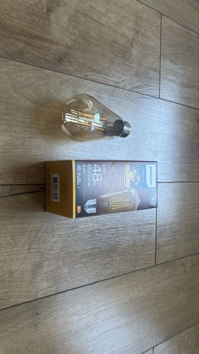 Bec Vintage LED Philips E27, 5.5W, 600 lumeni, 2500K, clasa F, fumuriu