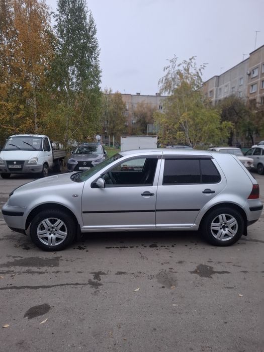 Volkswagen Golf 4 2001гв