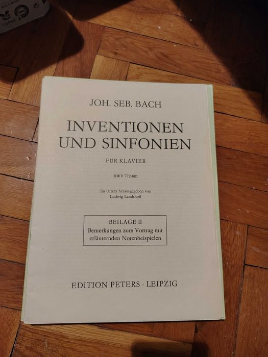 Продавам школи/Ноти