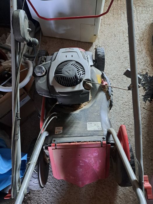 Masină de tuns iarbă