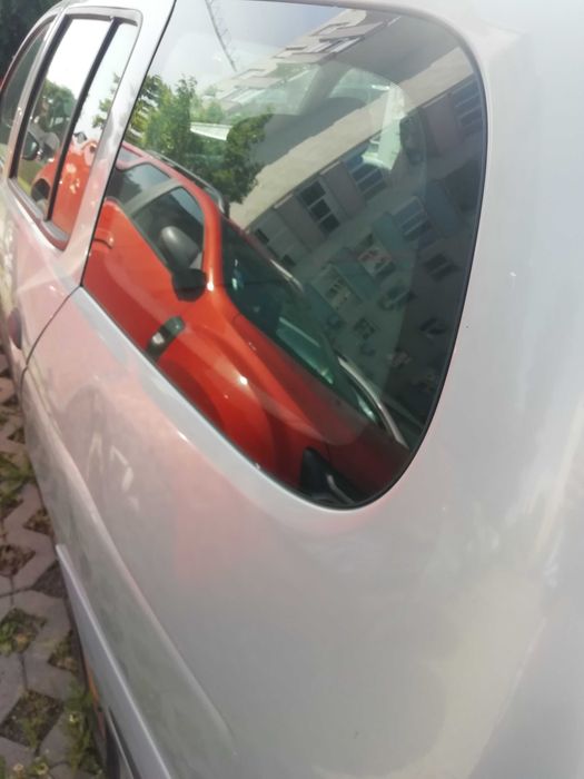 продавам Рено Меган - 2000 г., 1,6 16V