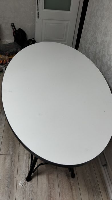 Стол овальный б/у