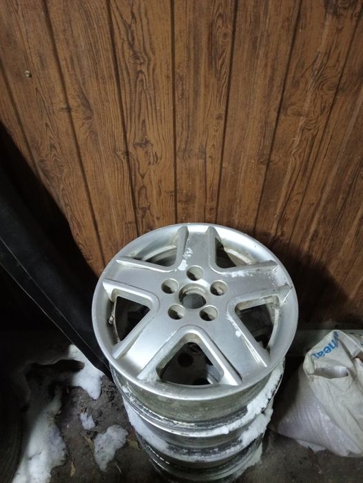 Продам диски на 16 разболтовка 5*112