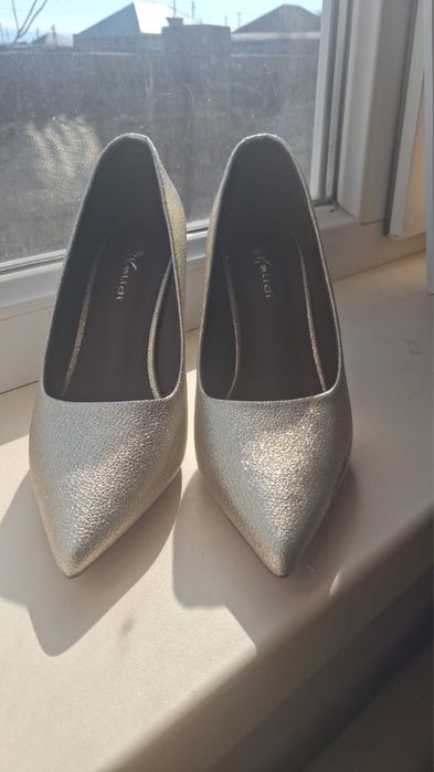 Женская обувь размер-37