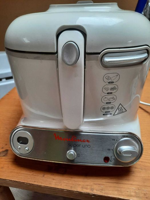 Friteuza Moulinex Super Uno F51-R cu un mic defect