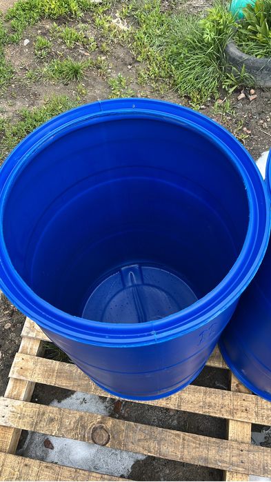 Продам бочки, объём 170, 200 литров