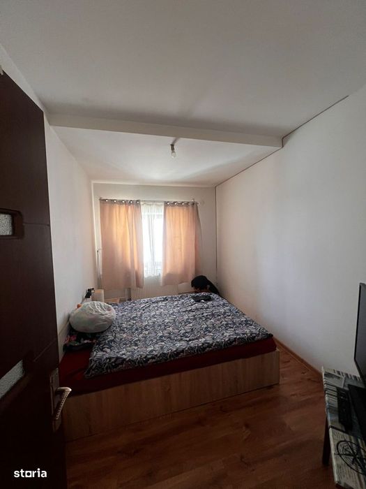 Apartament cu 3 camere, etaj 6, lift și centrală gaz
