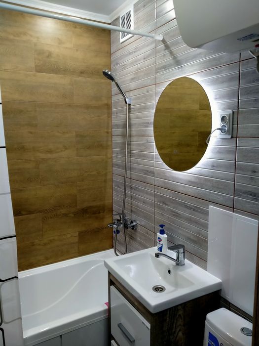 Сдается 1 комнатная . Район ДК