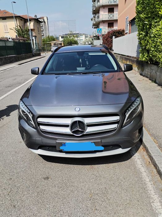 MERCEDES-BENZ GLA