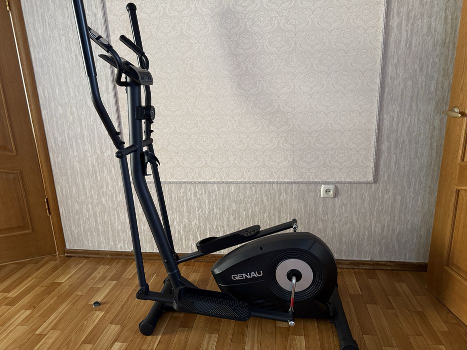 Тренажер Элипс GENAU GN100