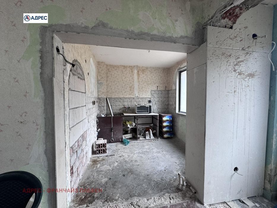 Продава се Двустаен апартамент в с. Ясен, Област Плевен - 68 кв.м за 375 €/кв.м - Снимка #2