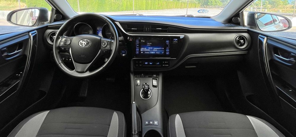 TOYOTA Auris 2018 — imagine 5