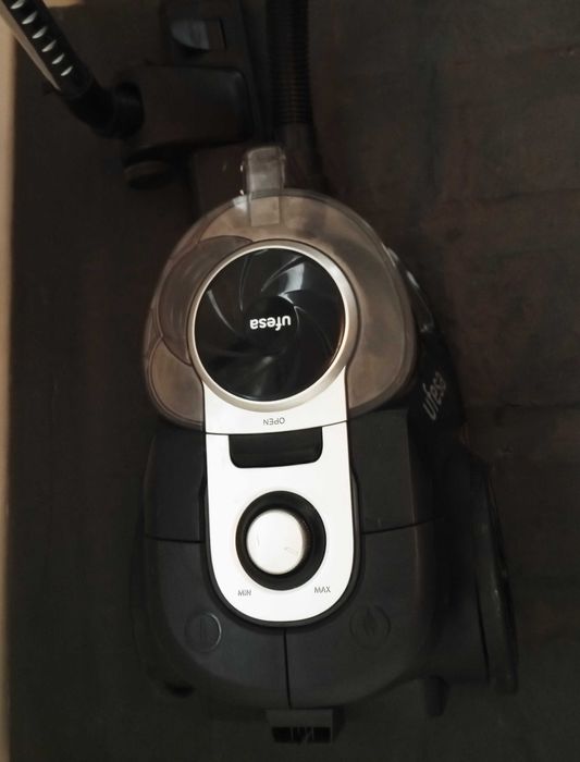 Прахосмукачка UFESA 800W