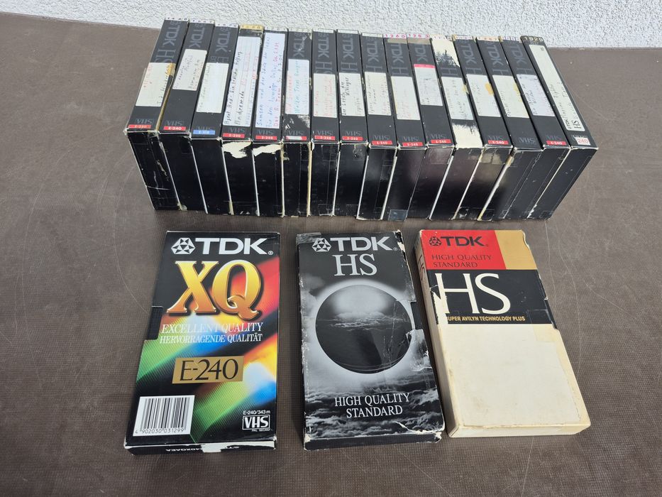 Vând 19 casete video VHS originale TDK  colectie filme  diferite de 180-240 minute