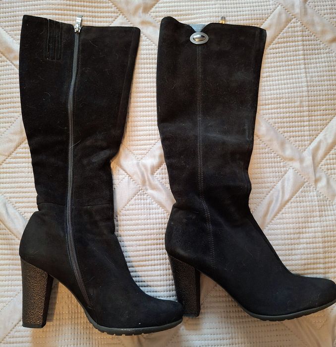 Продам весенние сапоги