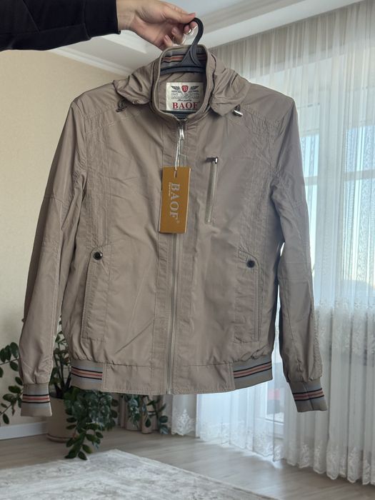 Продам весение куртки