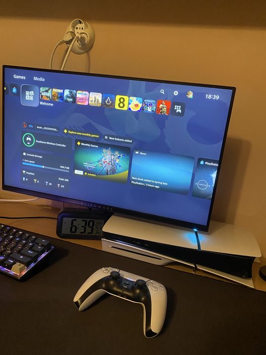 PS5 slim disc, 2 controller, charger