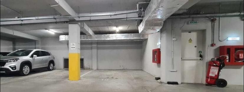 Loc parcare subterana complex ring Torontal