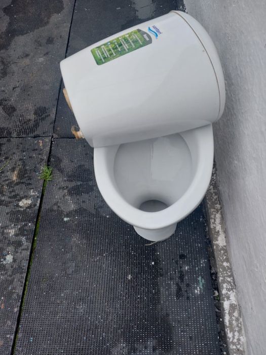 Продам унитаз б/у