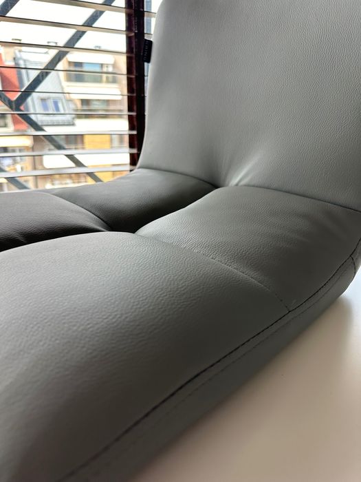 Седалки за бар стол с болтове и ключ