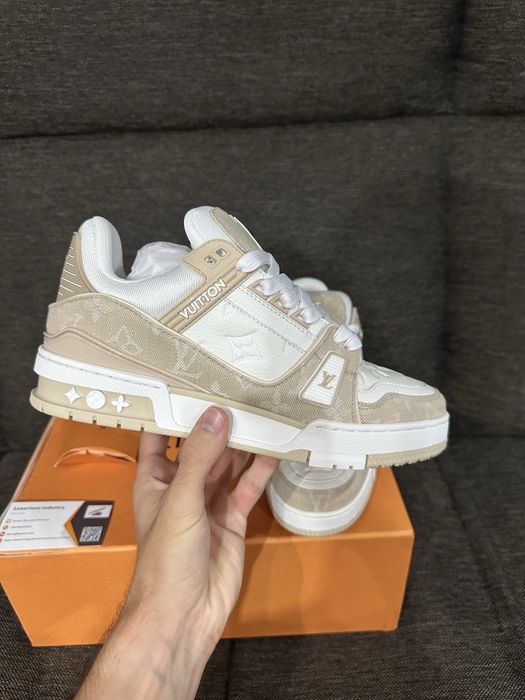 Louis Vuitton Trainer Beige