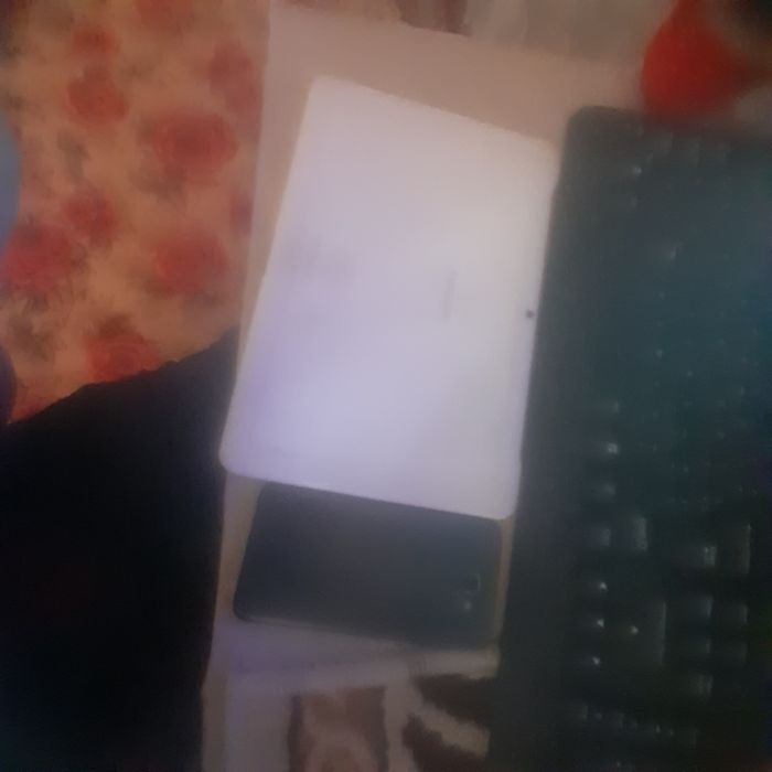 Продам планшет и телефон