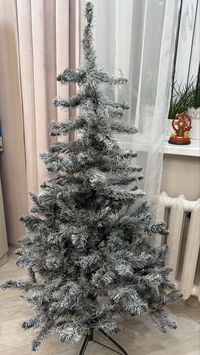 Продам елку с игрушками