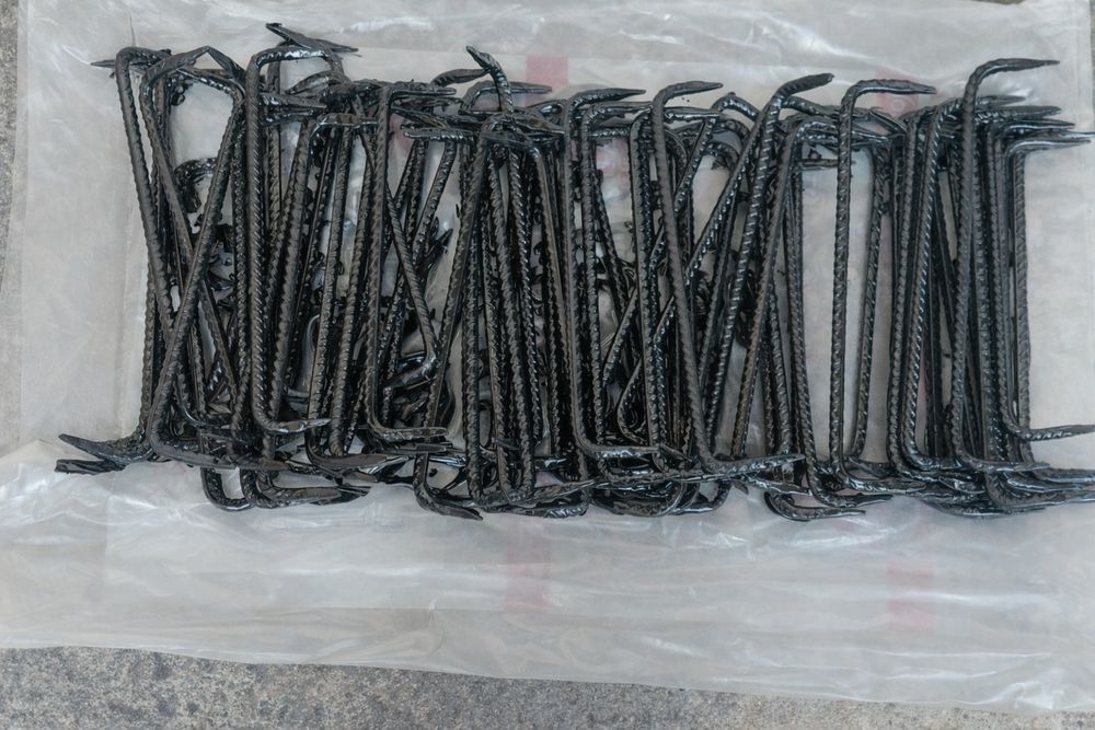 Произвеждам скоби за греди