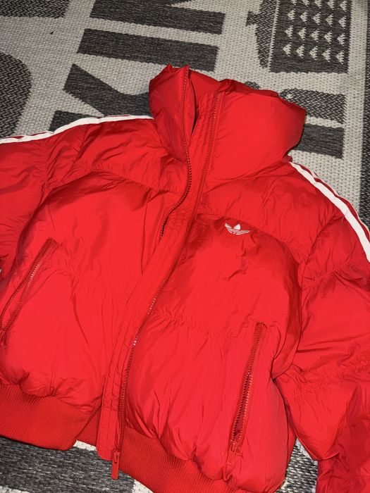 Adidas яке червено