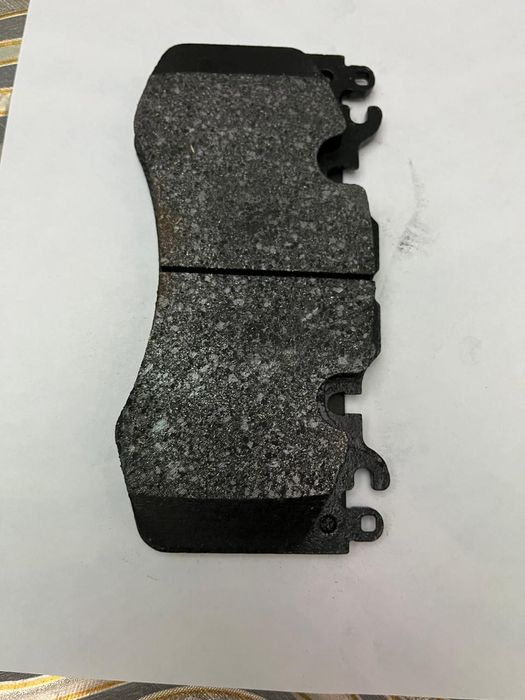 Передние колодки на  Range rover