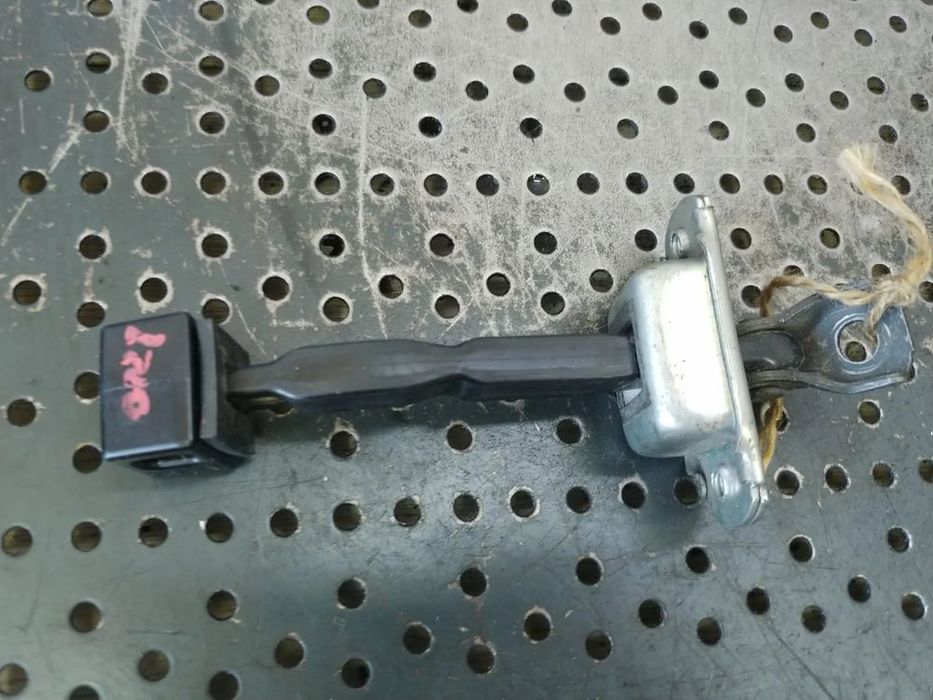 opritor usa stanga spate mitsubishi l200