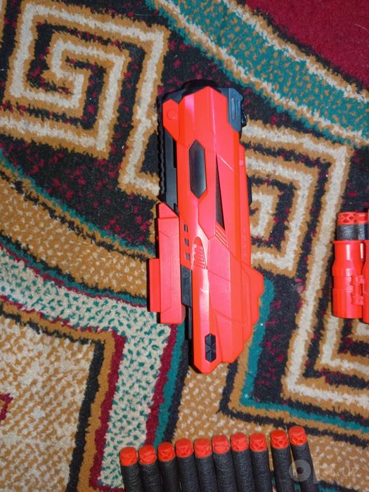 Игрушечный бластер Nerf + дополнительный пистолет и патроны